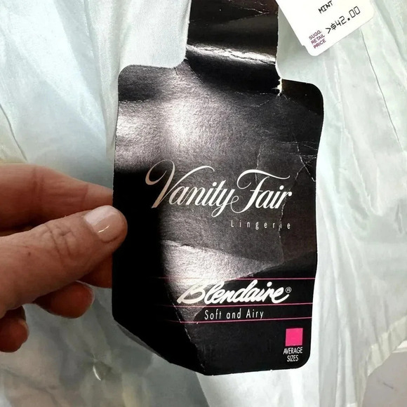 Vintage Vanity Fair Size Large BLENDAIRE Pajama Top NWT Mint grain lace trim - Picture 5 of 8